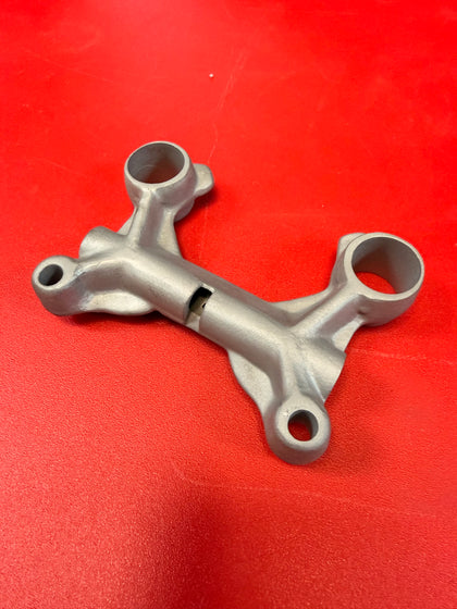 300-R25  1925-1929 Harley J JD Rear Spring Perch Casting