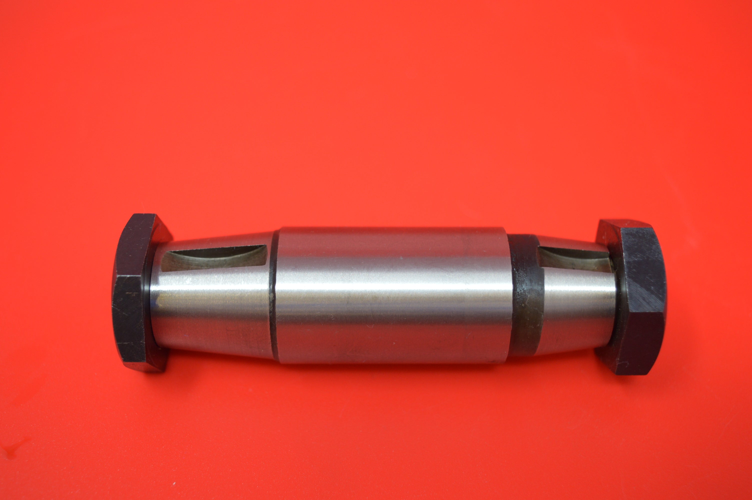 352-25 HARLEY JD SPROCKET SHAFT LEFT SIDE & NUTS 1925-1929 ALL